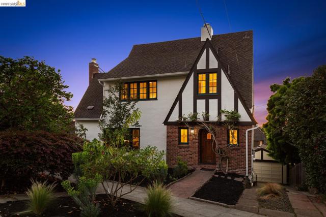 758 Spruce St, Berkeley CA: https://media.crmls.org/mediaz/618abc4e-124d-46b6-aab7-74571a45a07e.jpg