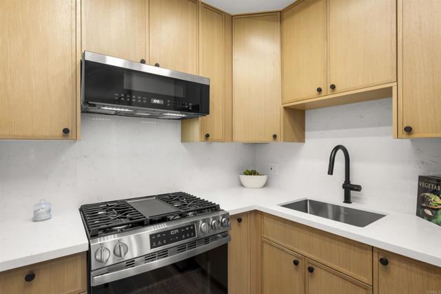 701 Kettner Boulevard, San Diego CA: https://media.crmls.org/mediaz/618c585b-b771-4cd8-9707-2e837929936c.jpg