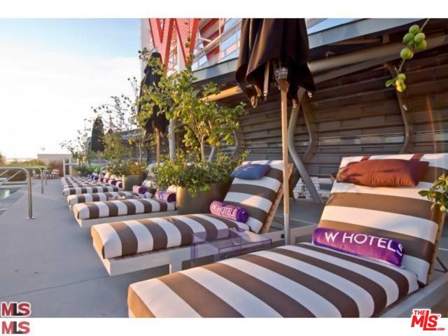 6250 Hollywood Boulevard, Los Angeles CA: https://media.crmls.org/mediaz/618c6b20-8ce2-4413-b23d-ed4805f5cca5.jpg