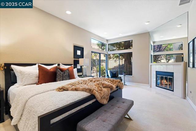 4101 Fox Creek Ct, Danville CA: https://media.crmls.org/mediaz/618c7097-0a4d-40fc-a847-6e6bebd18cda.jpg