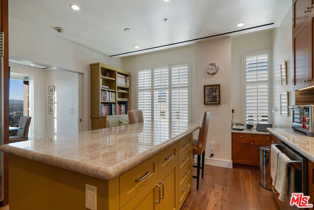 10580 Wilshire Boulevard, Los Angeles CA: https://media.crmls.org/mediaz/618c8f81-b664-4962-8102-48445b516c20.jpg