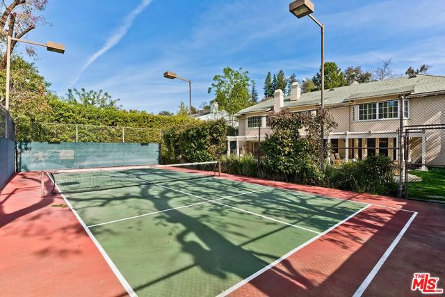 2807 Deep Canyon Drive, Beverly Hills CA: https://media.crmls.org/mediaz/618cbe8e-2c81-4e35-8cd2-a990b1b4d663.jpg