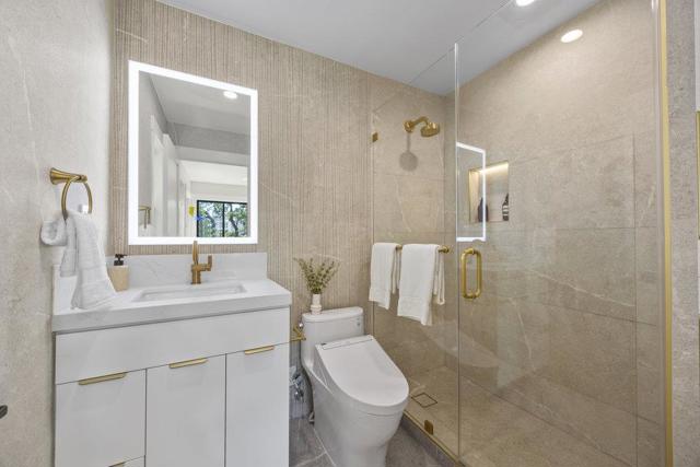 1095 Macadamia Drive, Hillsborough CA: https://media.crmls.org/mediaz/618cec8f-803e-4d38-a2a2-ea74ad1d3b52.jpg
