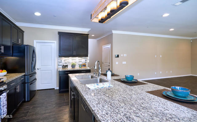 Detail Gallery Image 10 of 61 For 670 Xanadu Way, Oxnard,  CA 93036 - 4 Beds | 3 Baths
