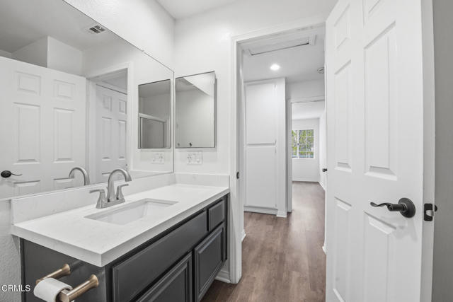 574 Charles Street, Moorpark CA: https://media.crmls.org/mediaz/618dddb0-6658-4436-9cff-a77e9a4c66e7.jpg