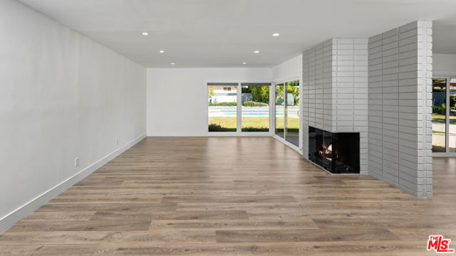 6228 Sale Avenue, Woodland Hills CA: https://media.crmls.org/mediaz/618e586e-8816-483c-a383-d4215303141c.jpg