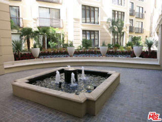 11847 Gorham Avenue, Los Angeles CA: https://media.crmls.org/mediaz/618f46a2-6649-4be2-92c2-97b502d5bc6f.jpg