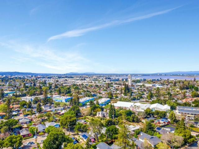 546 9th Avenue, Menlo Park CA: https://media.crmls.org/mediaz/618ffb8b-8959-4222-8eda-8862fbe738b1.jpg
