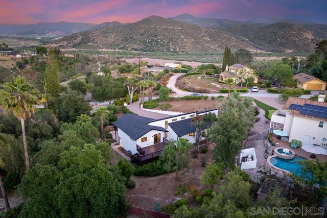 2927 Lawrence Ln, Escondido CA: https://media.crmls.org/mediaz/61900386-4793-486f-b417-b0fc54718598.jpg