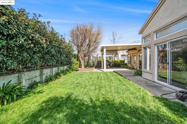 139 Pippin Dr, Brentwood CA: https://media.crmls.org/mediaz/6190912e-2237-44b2-83a5-bf7b912a3df8.jpg