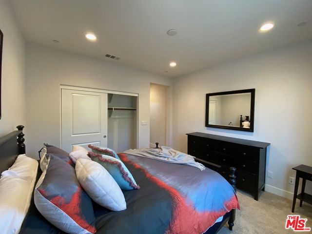 18648 Juniper Springs Drive, Canyon Country CA: https://media.crmls.org/mediaz/6190c42d-da95-4b9c-a0c3-f6e2cf8f8da1.jpg