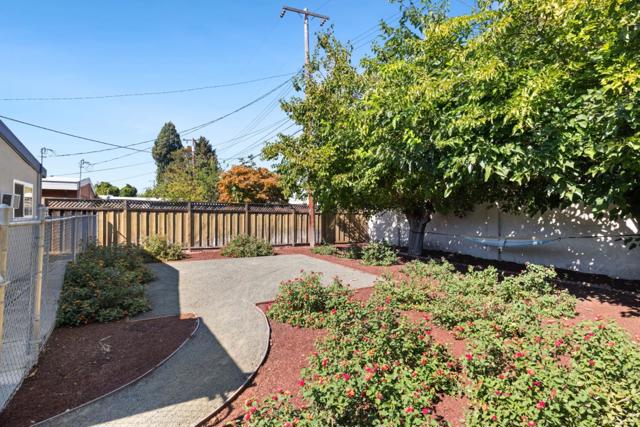 1935 Jackson Street, Santa Clara CA: https://media.crmls.org/mediaz/6190ebc3-811f-461f-b307-6e5056470e80.jpg