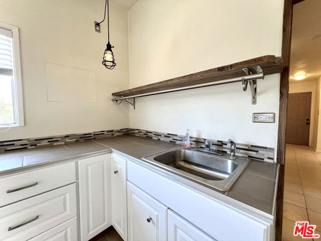 6391 Ruth Drive, Yucca Valley CA: https://media.crmls.org/mediaz/619196c5-5f98-474e-8886-3b9d246d778c.jpg