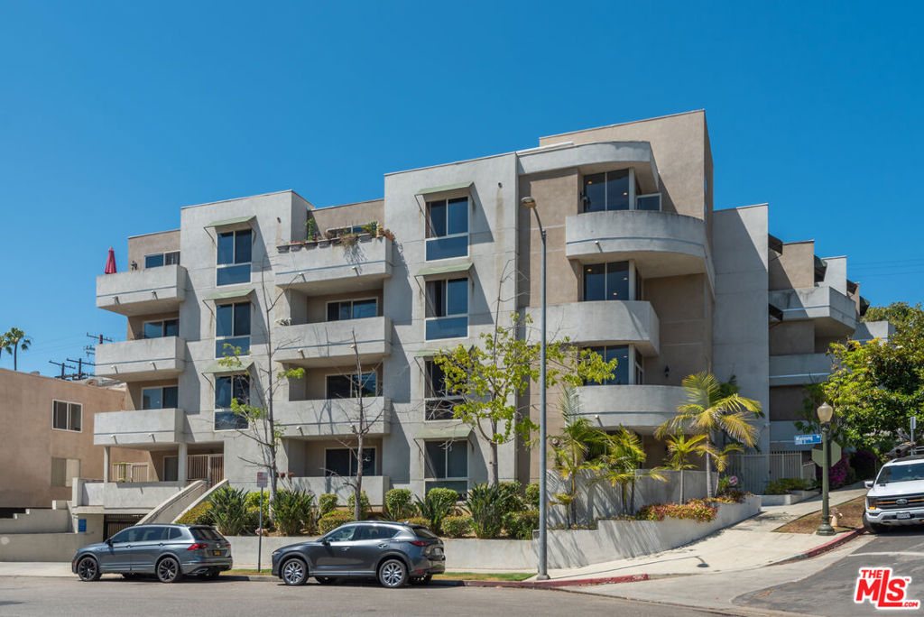 1551 Manning Avenue #101