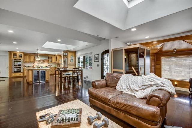 372 Fleming Avenue, San Jose CA: https://media.crmls.org/mediaz/61921416-4811-42c1-bccd-b0134eefee98.jpg