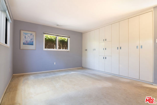 3580 Mountain View Avenue, Los Angeles CA: https://media.crmls.org/mediaz/61925a3d-1be3-46cb-aacd-91b99020a286.jpg