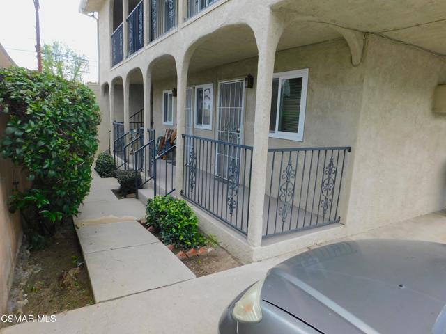 6213 Whitsett Avenue, North Hollywood CA: https://media.crmls.org/mediaz/61926262-a153-43c3-93fe-f346a2be658e.jpg