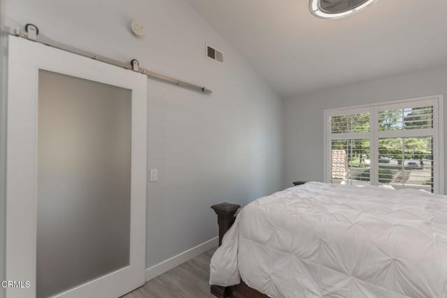 5684 Recodo Way, Camarillo CA: https://media.crmls.org/mediaz/61931f98-e2dc-4dc3-ae3a-dc3741756789.jpg