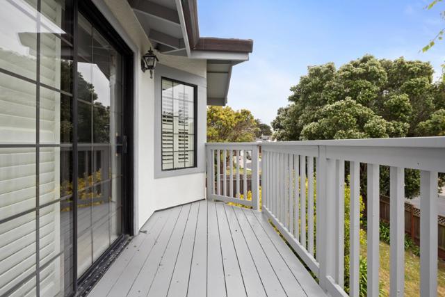 420 Greenbrier Road, Half Moon Bay CA: https://media.crmls.org/mediaz/6194cf9e-091a-41e0-8e40-8c03a9d00a21.jpg