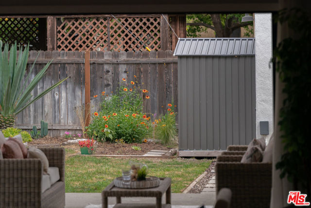 712 N Keystone Street, Burbank CA: https://media.crmls.org/mediaz/61953d6a-1b79-444b-a51b-ff588d202a1e.jpg