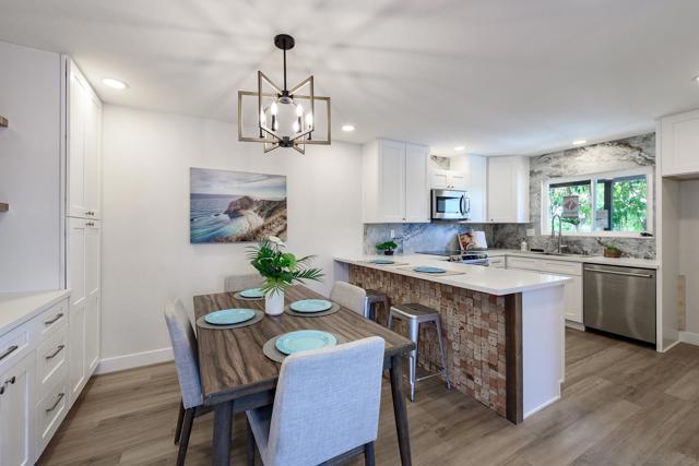9832 Caminito Cuadro, San Diego CA: https://media.crmls.org/mediaz/61954465-eec9-4598-b6ff-90f4c11b97d6.jpg