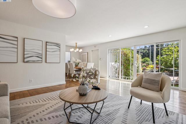 3296 Walnut Ln, Lafayette CA: https://media.crmls.org/mediaz/61965c87-01f2-458c-8464-e0a133b179dc.jpg