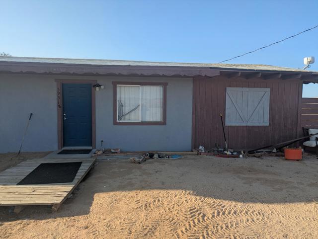 59318 Sunny Sands Drive, Yucca Valley CA: https://media.crmls.org/mediaz/6196ce08-b6c0-4d7a-a4bd-63d97efd18af.jpg