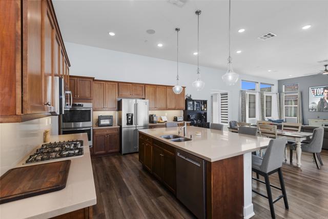 Detail Gallery Image 12 of 53 For 1749 Bowles Ct, Beaumont,  CA 92223 - 4 Beds | 3/1 Baths