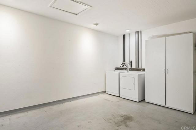 4065 Caminito Davila, San Diego CA: https://media.crmls.org/mediaz/61971184-3adf-4ea0-8d8e-052cf23edad8.jpg