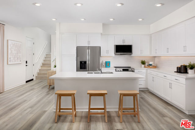 11787 E Melody Way, Whittier CA: https://media.crmls.org/mediaz/6197e913-3aad-47b3-961c-eff989ac47bb.jpg