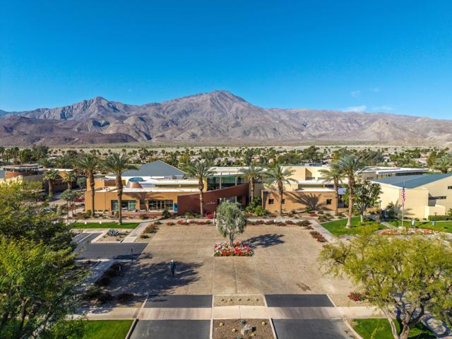 60505 Staghorn Drive, La Quinta CA: https://media.crmls.org/mediaz/6197feb8-0c1e-4938-87f1-b67e46cc286f.jpg