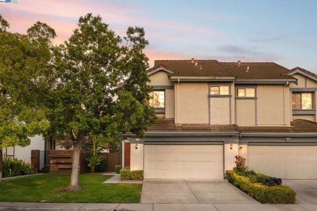 44930 Lynx Dr, Fremont CA: https://media.crmls.org/mediaz/61984040-aef0-421a-bb3d-7575bebdd3e1.jpg