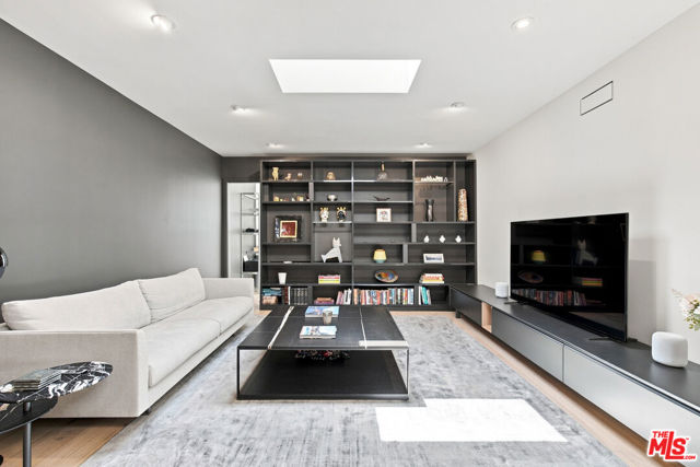 3 Bed Home for Sale in Los Angeles, California