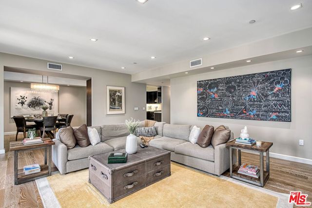 Drew Fenton | 441 S Barrington Avenue Los Angeles CA | MLS: 7091568