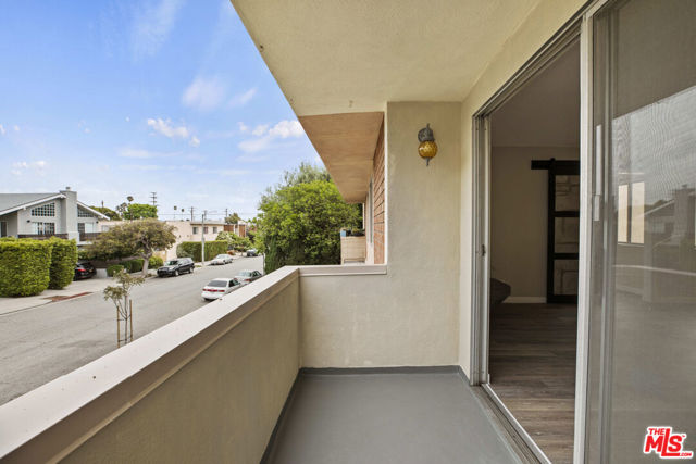 1538 STANFORD Street, Santa Monica CA: https://media.crmls.org/mediaz/619940b1-7e4a-4c25-9b5a-7461c0c404c4.jpg
