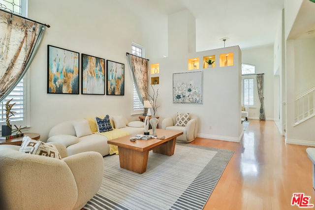 2857 Limestone Drive, Thousand Oaks CA: https://media.crmls.org/mediaz/619a11b8-6797-4551-a595-e41e64a9d388.jpg