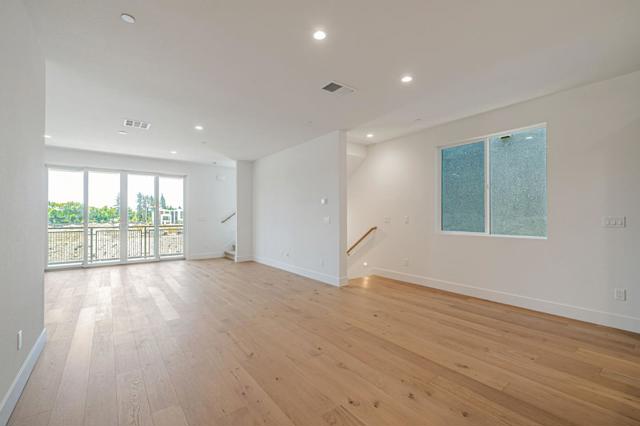1017 Sinopia Terrace, San Ramon CA: https://media.crmls.org/mediaz/619b0a06-9d14-40f8-bb81-ff7527f8702d.jpg