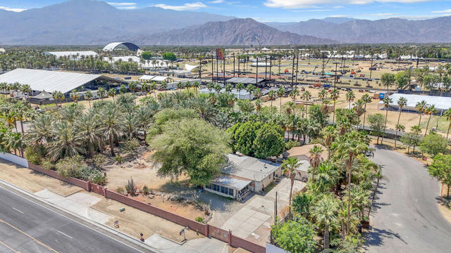 50351 Monroe Street, Indio CA: https://media.crmls.org/mediaz/619b97bc-be39-4226-a5d1-9c2b9e7b121e.jpg