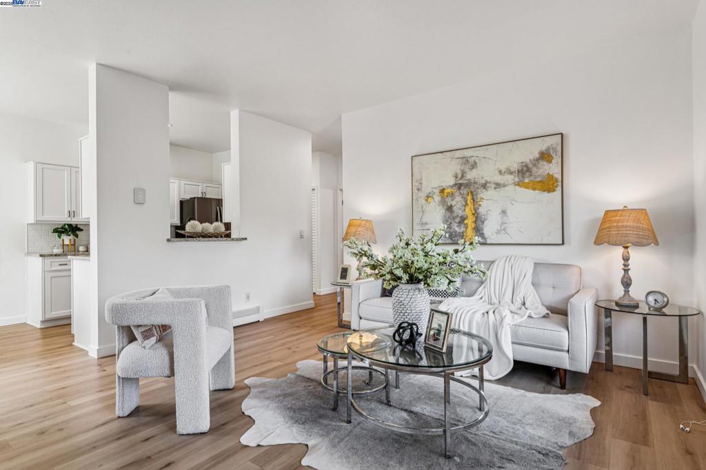 207 Bayside Court