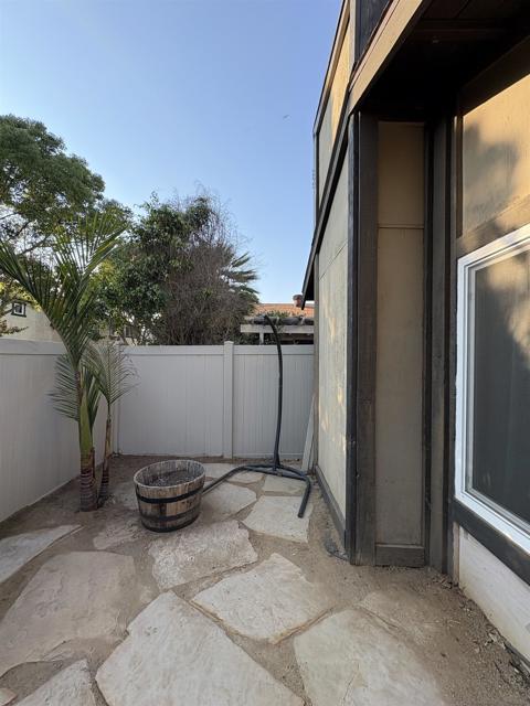 9560 Frank Way, Santee CA: https://media.crmls.org/mediaz/619d2bd7-942f-4d58-abf1-f5b1434d7937.jpg