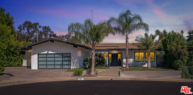 3001 Dona Nenita Place, Studio City CA: https://media.crmls.org/mediaz/619d5ecf-5977-4126-b3a0-8d3c8a6c15c3.jpg