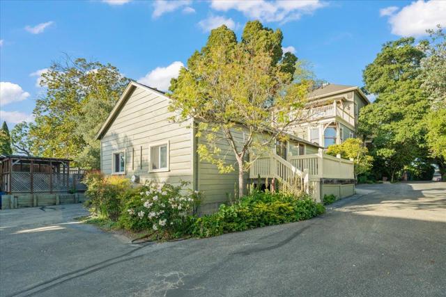 311313 Ocean View Avenue, Santa Cruz CA: https://media.crmls.org/mediaz/619dedd0-a0c4-44c3-a936-9043f6b601f6.jpg