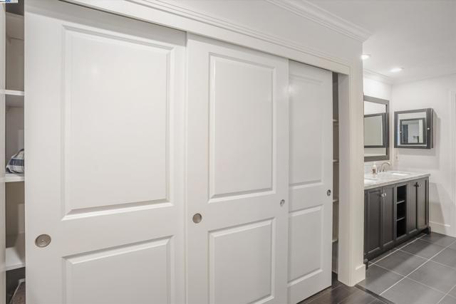 Image 20 of 56 For 314 Elmhurst Cir