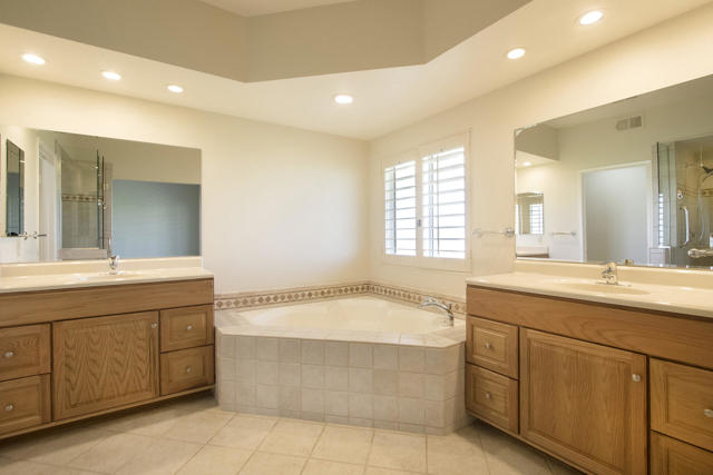 705 Vista Lago Circle N, Palm Desert, CA 92211