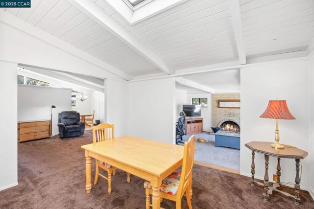 51 Gilrix Dr, Martinez CA: https://media.crmls.org/mediaz/619ee1fa-dee0-49f5-b55d-0d2c1b876593.jpg