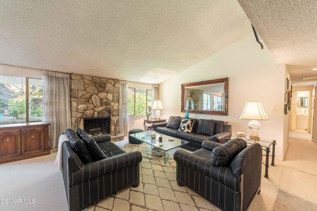 20418 Miranda Street, Woodland Hills CA: https://media.crmls.org/mediaz/619efa39-a830-4b2f-952a-a671913f0077.jpg