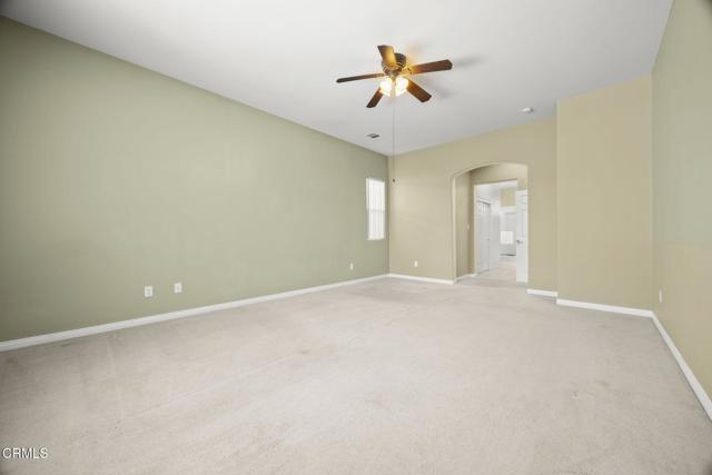 13418 Giro Drive, Bakersfield CA: https://media.crmls.org/mediaz/619fac99-1819-4ee1-a3ff-d31689664de4.jpg