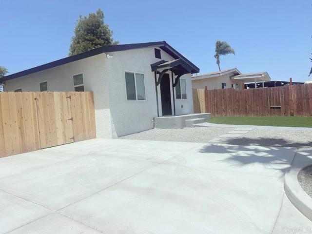 Detail Gallery Image 2 of 17 For 220 Southlook Ave, San Diego,  CA 92113 - 3 Beds | 2 Baths