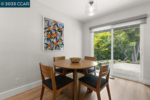 2027 Mohawk Dr, Pleasant Hill CA: https://media.crmls.org/mediaz/619fe855-bdf5-4f5e-93ac-889a3703433c.jpg