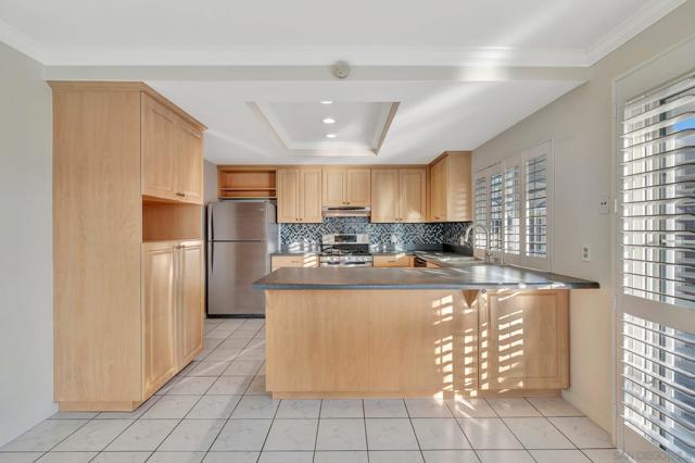 13573 Paseo Del Mar, El Cajon CA: https://media.crmls.org/mediaz/61a095b2-b112-4b68-9db5-3953f2154188.jpg